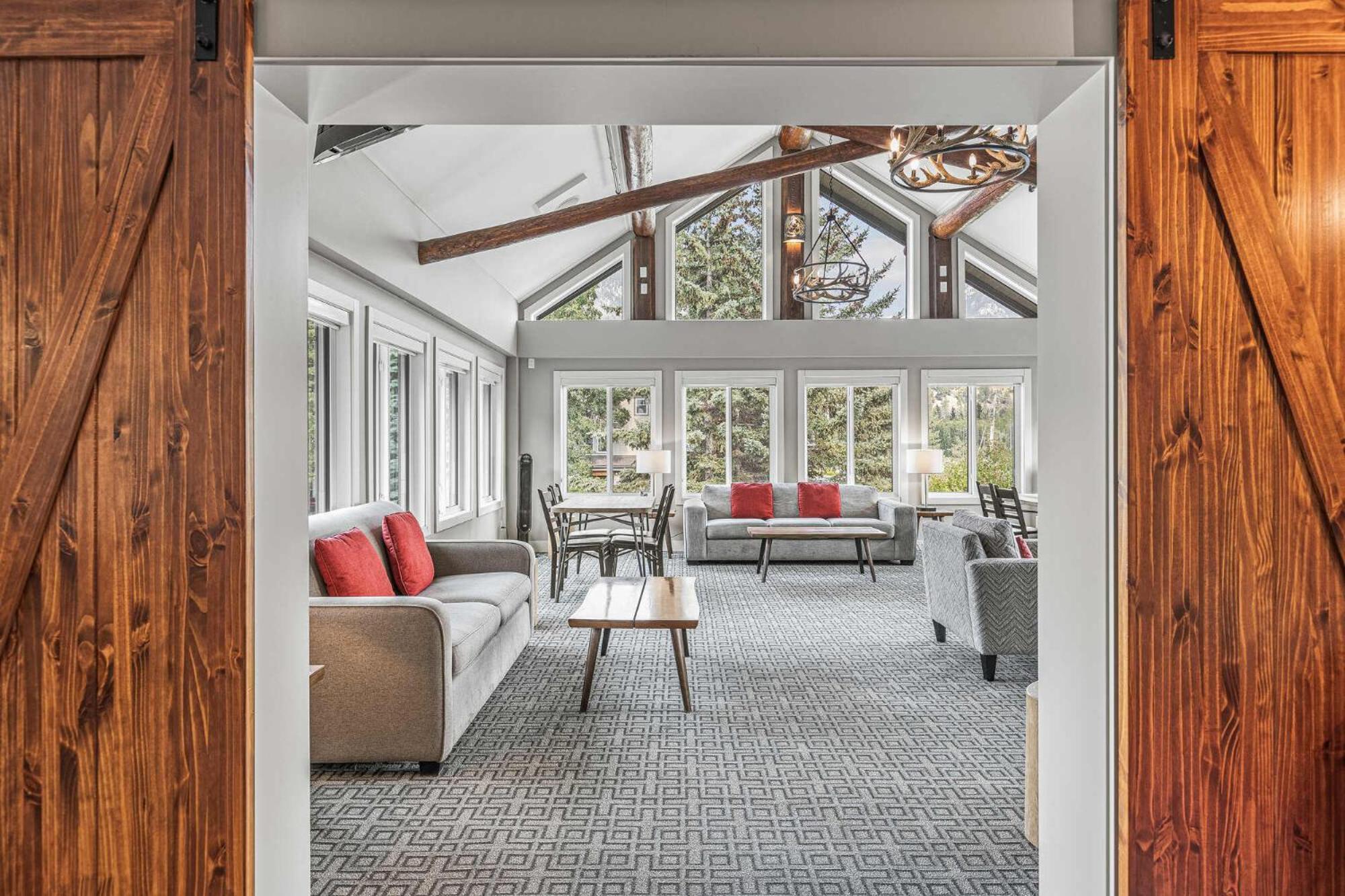Basecamp Hotel Canmore